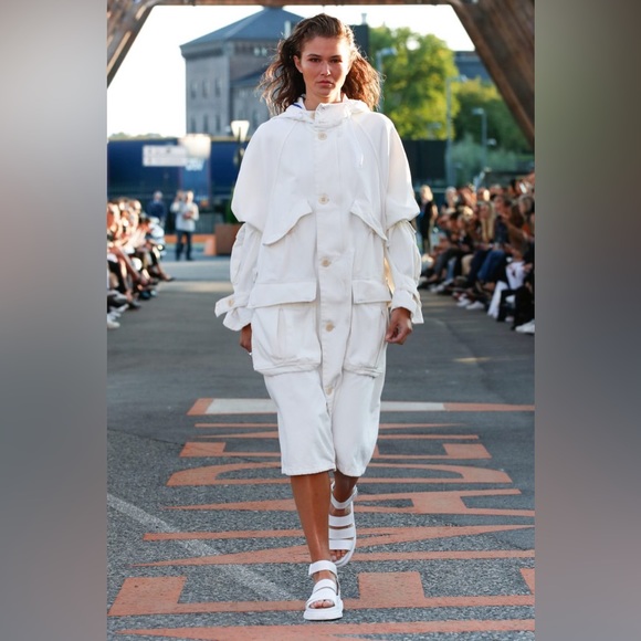 Dr. Martens CLARISSA Sandals White EU37 US6 fits US7 runs large **read - Picture 7 of 17